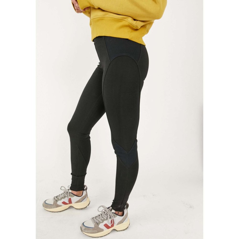 đLAST CHANCEđ NWT FP Movement Next Level Leggings / Black - Picture 4 of 9